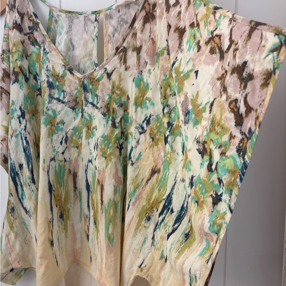 Colorful Abstract Blouse - Picture 5 of 7